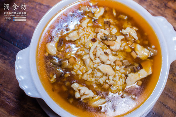 酒食坊Pān-toh Bistro|台北松山美食中式餐酒館；小家庭少人數的創意辦桌菜；食材有天然，調酒、功夫菜水準之上。