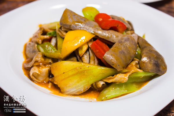 酒食坊Pān-toh Bistro|台北松山美食中式餐酒館；小家庭少人數的創意辦桌菜；食材有天然，調酒、功夫菜水準之上。