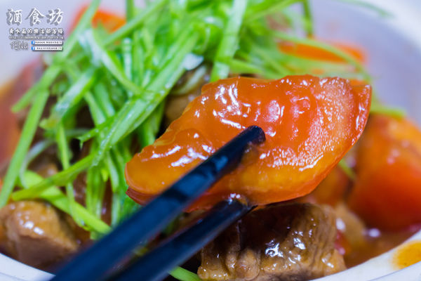 酒食坊Pān-toh Bistro|台北松山美食中式餐酒館；小家庭少人數的創意辦桌菜；食材有天然，調酒、功夫菜水準之上。