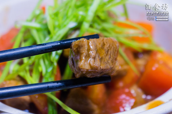 酒食坊Pān-toh Bistro|台北松山美食中式餐酒館；小家庭少人數的創意辦桌菜；食材有天然，調酒、功夫菜水準之上。