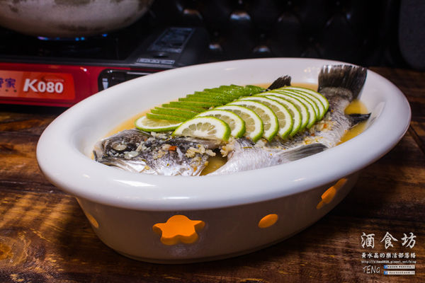 酒食坊Pān-toh Bistro|台北松山美食中式餐酒館；小家庭少人數的創意辦桌菜；食材有天然，調酒、功夫菜水準之上。