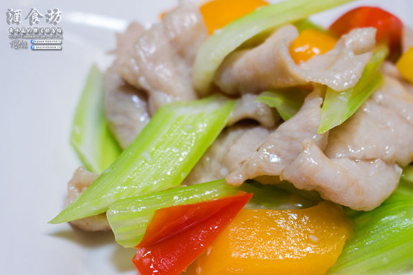 酒食坊Pān-toh Bistro|台北松山美食中式餐酒館；小家庭少人數的創意辦桌菜；食材有天然，調酒、功夫菜水準之上。