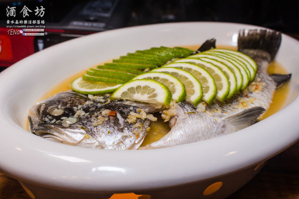 酒食坊Pān-toh Bistro|台北松山美食中式餐酒館；小家庭少人數的創意辦桌菜；食材有天然，調酒、功夫菜水準之上。