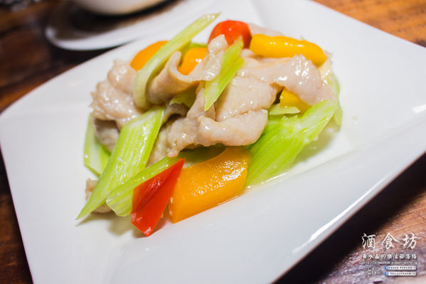 酒食坊Pān-toh Bistro|台北松山美食中式餐酒館；小家庭少人數的創意辦桌菜；食材有天然，調酒、功夫菜水準之上。