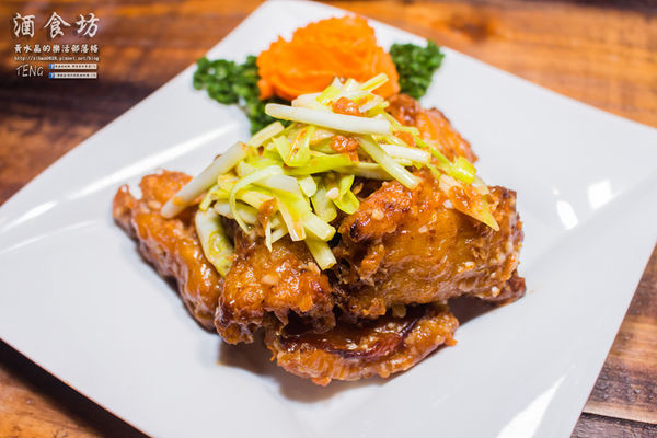 酒食坊Pān-toh Bistro|台北松山美食中式餐酒館；小家庭少人數的創意辦桌菜；食材有天然，調酒、功夫菜水準之上。