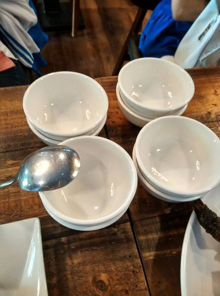 酒食坊 Pān-toh Bistro：酒食坊-非常適合家庭聚餐或是辦大型餐會的地點  客賓主盡歡的好選擇  非常細心的店家服務