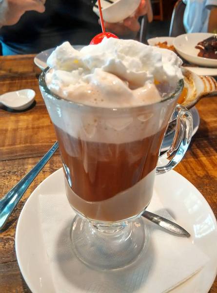 酒食坊 Pān-toh Bistro：酒食坊-非常適合家庭聚餐或是辦大型餐會的地點  客賓主盡歡的好選擇  非常細心的店家服務