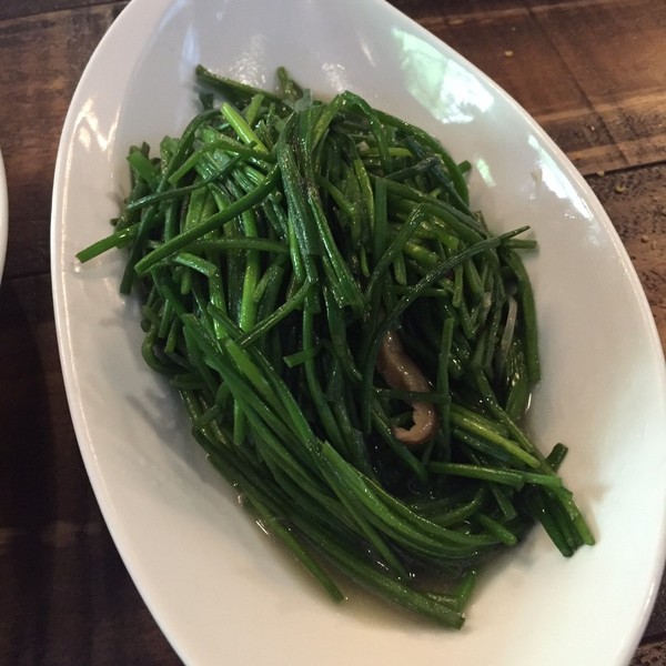 酒食坊 Pān-toh Bistro：酒食坊-非常適合家庭聚餐或是辦大型餐會的地點  客賓主盡歡的好選擇  非常細心的店家服務