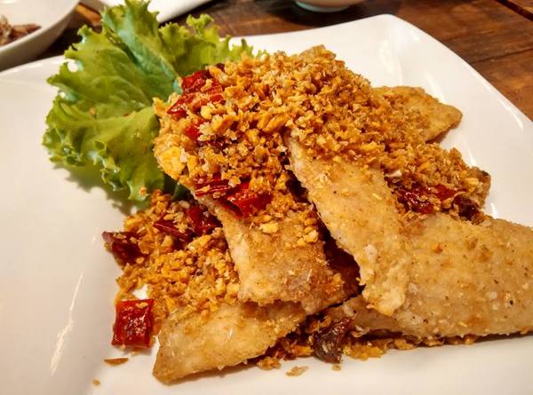 酒食坊 Pān-toh Bistro：酒食坊-非常適合家庭聚餐或是辦大型餐會的地點  客賓主盡歡的好選擇  非常細心的店家服務