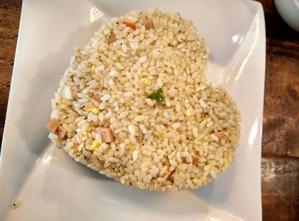 酒食坊 Pān-toh Bistro：酒食坊-非常適合家庭聚餐或是辦大型餐會的地點  客賓主盡歡的好選擇  非常細心的店家服務