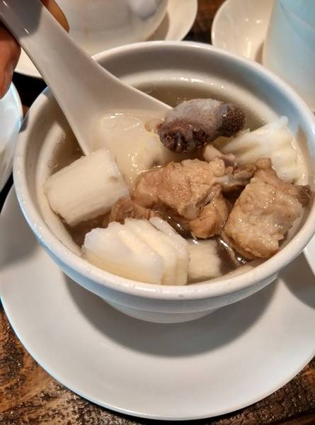 酒食坊 Pān-toh Bistro：酒食坊-非常適合家庭聚餐或是辦大型餐會的地點  客賓主盡歡的好選擇  非常細心的店家服務