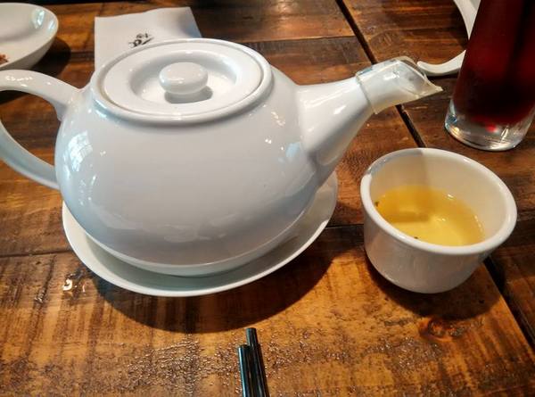 酒食坊 Pān-toh Bistro：酒食坊-非常適合家庭聚餐或是辦大型餐會的地點  客賓主盡歡的好選擇  非常細心的店家服務