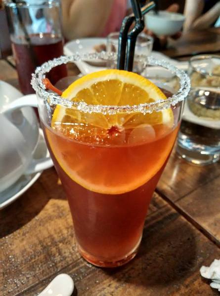 酒食坊 Pān-toh Bistro：酒食坊-非常適合家庭聚餐或是辦大型餐會的地點  客賓主盡歡的好選擇  非常細心的店家服務