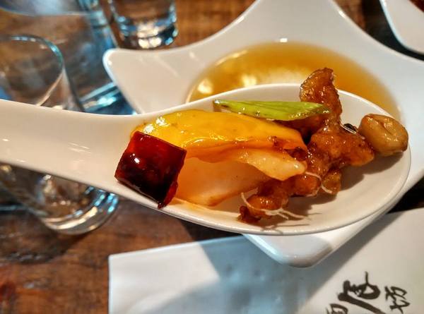 酒食坊 Pān-toh Bistro：酒食坊-非常適合家庭聚餐或是辦大型餐會的地點  客賓主盡歡的好選擇  非常細心的店家服務