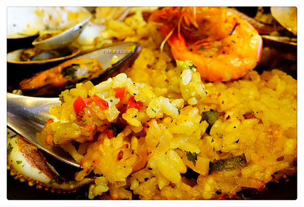 魯尼餐廳 Luni Cafe(信義店） ~ 地中海風❤️西班牙烤飯/超大干貝燉飯．貓咪友善餐廳 - 捷運信義安和站