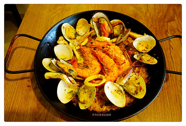 魯尼餐廳 Luni Cafe(信義店） ~ 地中海風❤️西班牙烤飯/超大干貝燉飯．貓咪友善餐廳 - 捷運信義安和站