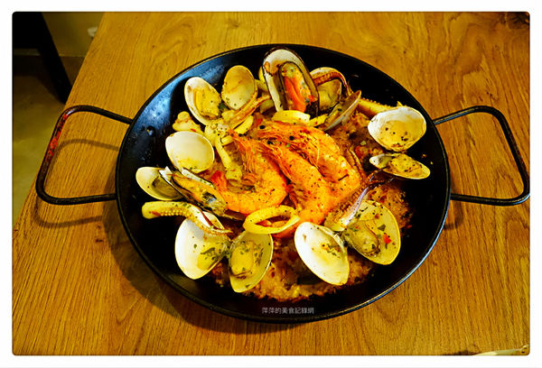 魯尼餐廳 Luni Cafe(信義店） ~ 地中海風❤️西班牙烤飯/超大干貝燉飯．貓咪友善餐廳 - 捷運信義安和站