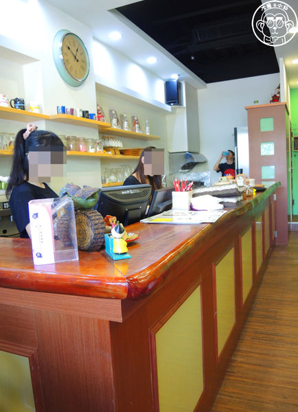 卡比咖啡：呷飽祙【新竹･卡比咖啡Catbii】一群貓星人陪用餐