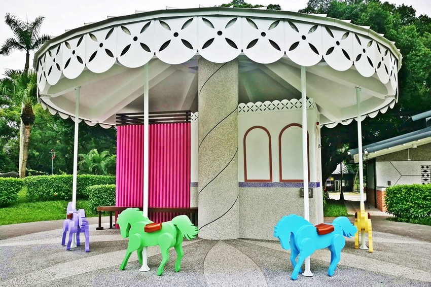 台中打卡最新景點|全台唯一彩色旋轉木馬廁所