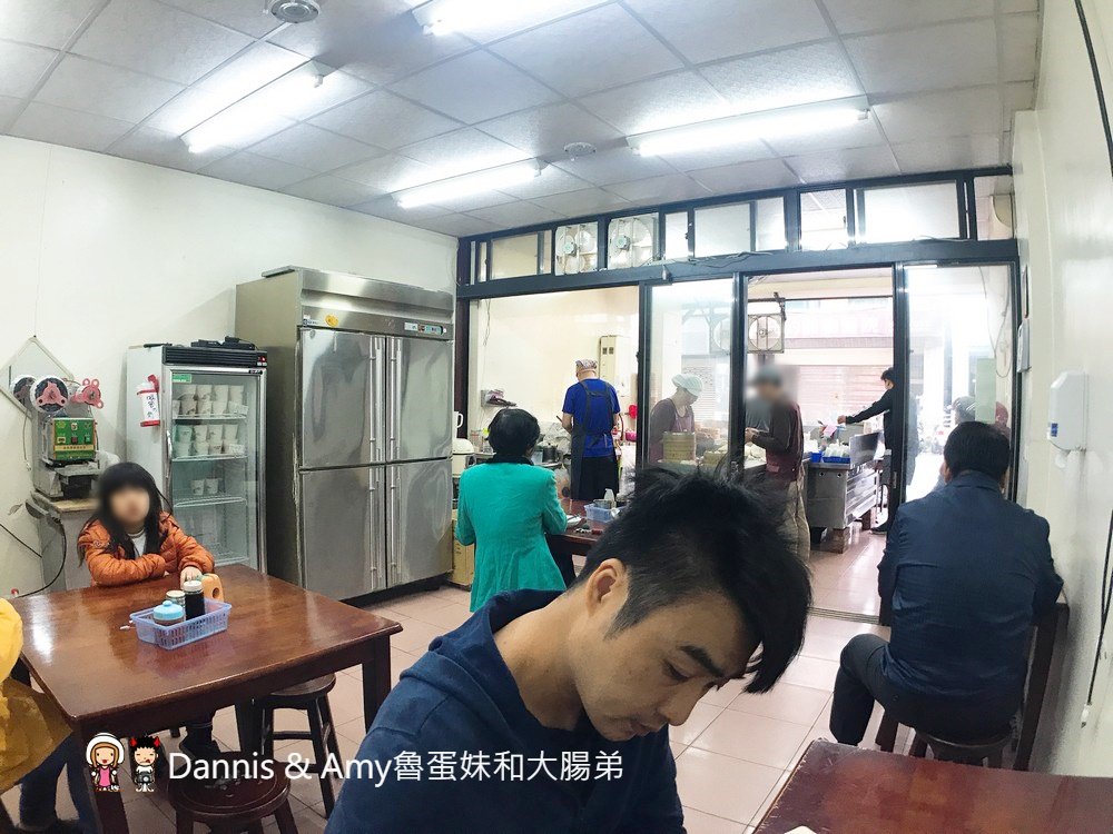 《新竹小籠包分享》姐妹小籠包。招牌小籠包必點。民族路上三民國小、新竹監理站附近早餐店︱（影片）