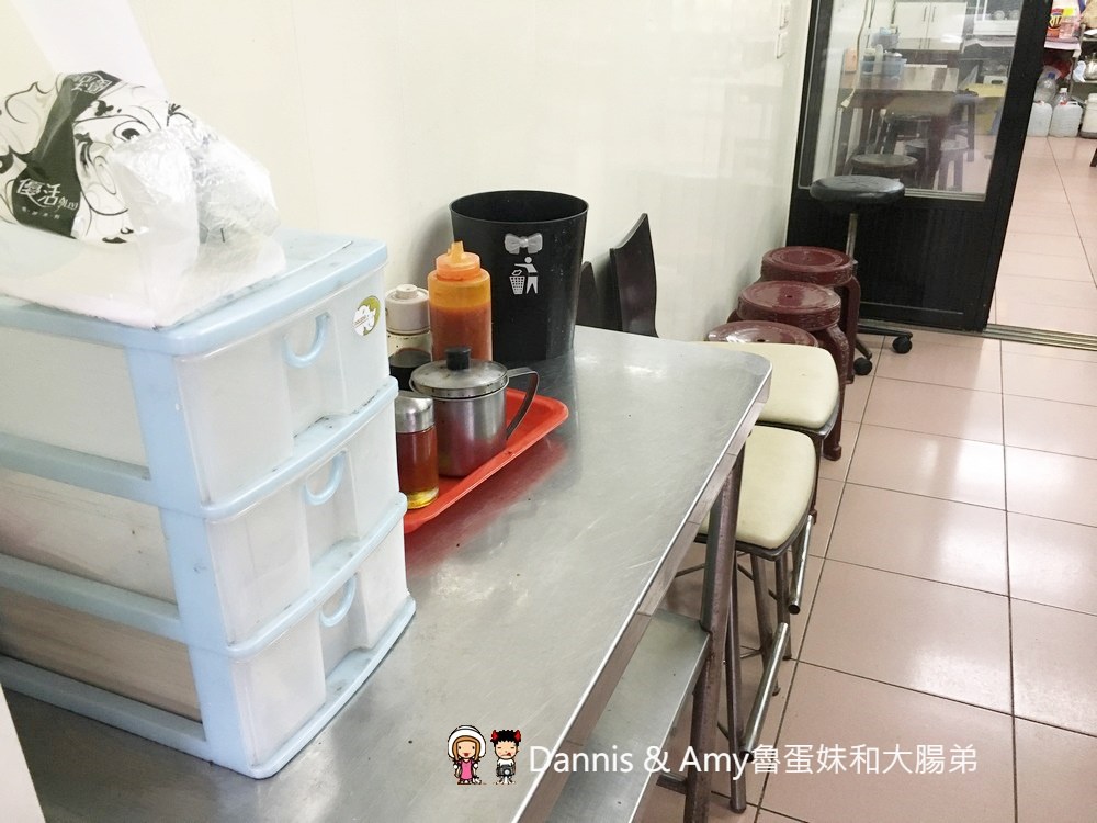 《新竹小籠包分享》姐妹小籠包。招牌小籠包必點。民族路上三民國小、新竹監理站附近早餐店︱（影片）