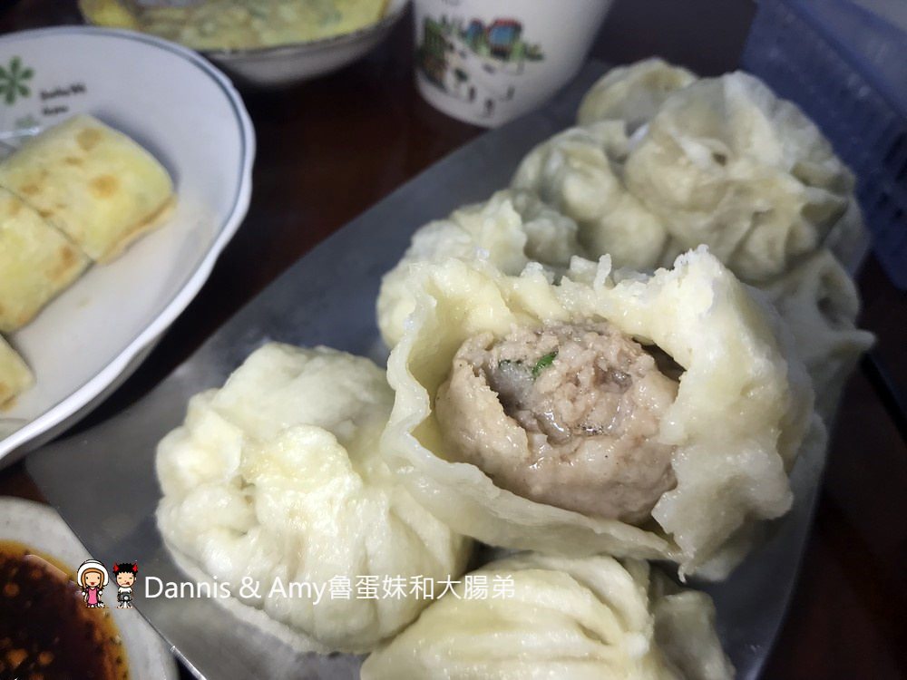 《新竹小籠包分享》姐妹小籠包。招牌小籠包必點。民族路上三民國小、新竹監理站附近早餐店︱(影片)