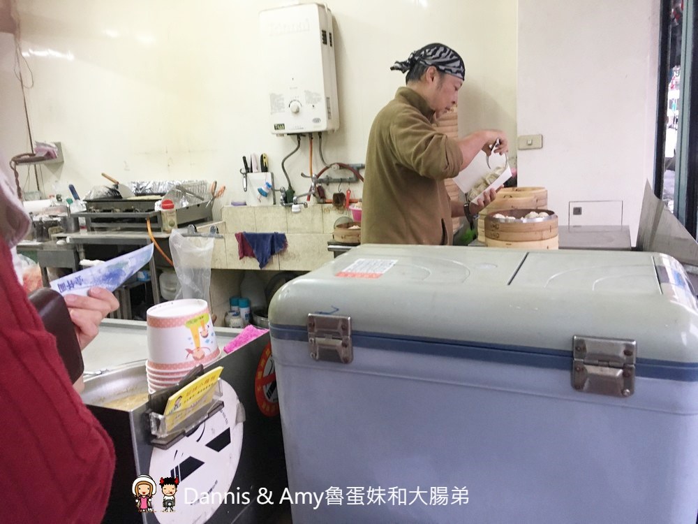 《新竹小籠包分享》姐妹小籠包。招牌小籠包必點。民族路上三民國小、新竹監理站附近早餐店︱(影片)