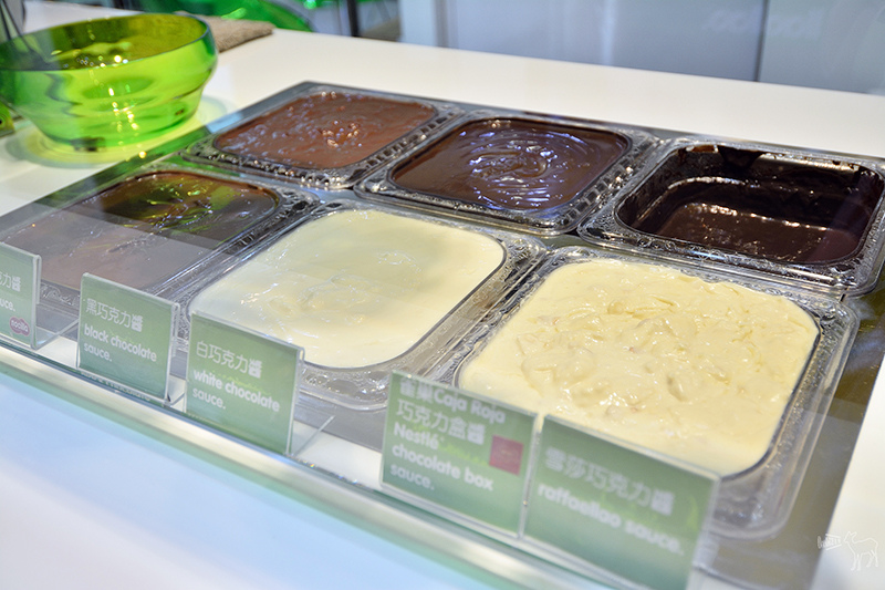 自己選料的西班牙Llaollao 優格冰淇淋:台北信義區華納威秀美食,捷運市政府站101世貿站