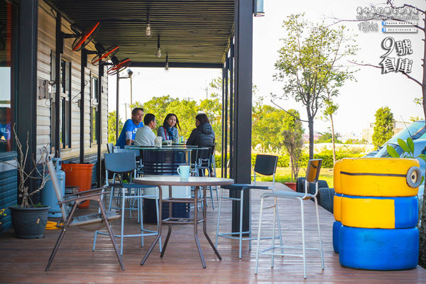 九號倉庫 保時捷主題餐廳│桃園市/大園區(大人看大車；小孩玩小車，名車與美食的華麗對決，誰與爭鋒)