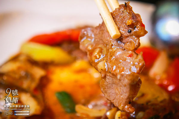 九號倉庫 保時捷主題餐廳│桃園市/大園區(大人看大車；小孩玩小車，名車與美食的華麗對決，誰與爭鋒)