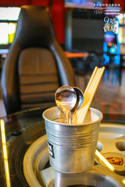 九號倉庫 保時捷主題餐廳│桃園市/大園區(大人看大車；小孩玩小車，名車與美食的華麗對決，誰與爭鋒)