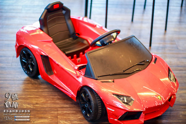 九號倉庫 保時捷主題餐廳│桃園市/大園區(大人看大車；小孩玩小車，名車與美食的華麗對決，誰與爭鋒)