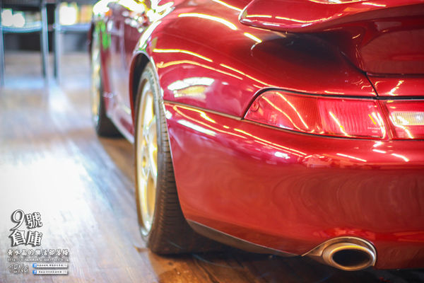 九號倉庫 保時捷主題餐廳│桃園市/大園區(大人看大車；小孩玩小車，名車與美食的華麗對決，誰與爭鋒)