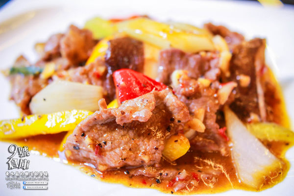 九號倉庫 保時捷主題餐廳│桃園市/大園區(大人看大車；小孩玩小車，名車與美食的華麗對決，誰與爭鋒)