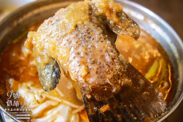 九號倉庫 保時捷主題餐廳│桃園市/大園區(大人看大車；小孩玩小車，名車與美食的華麗對決，誰與爭鋒)