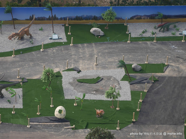亞洲最大侏儸紀樂園：【景點】台中亞洲最大侏儸紀樂園@西屯老虎城-捷運BRT秋紅谷 : 從早叫到晚~來自四川自貢的侏儸紀世界？ 觀看恐龍請注意…會動的阿!!  From : http://mshw.info/mshw/？p=10814＃ixzz3uYYWkPFY @哪裡好吃哪裡去:美食避雷箴 Follow us: @mi
