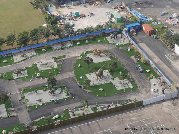 亞洲最大侏儸紀樂園：【景點】台中亞洲最大侏儸紀樂園@西屯老虎城-捷運BRT秋紅谷 : 從早叫到晚~來自四川自貢的侏儸紀世界？ 觀看恐龍請注意…會動的阿!!  From : http://mshw.info/mshw/？p=10814＃ixzz3uYYWkPFY @哪裡好吃哪裡去:美食避雷箴 Follow us: @mi