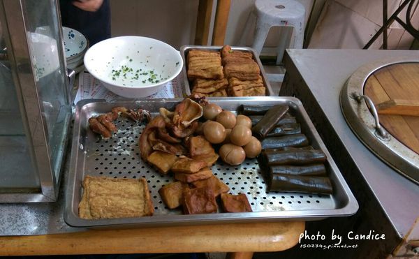 [食記/新北淡水]喜樂牛肉麵 捷運淡水站對面  堪稱淡水第一名的牛肉麵就在這不起眼的小店