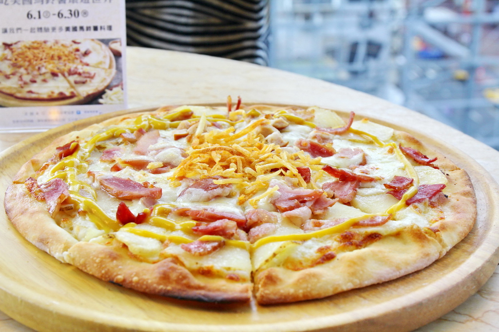 WOODSTONE PIZZA，美薯燻雞培根白披薩，美國馬鈴薯絲，美國冷凍薯片，台北東區比薩吃到飽餐廳，，