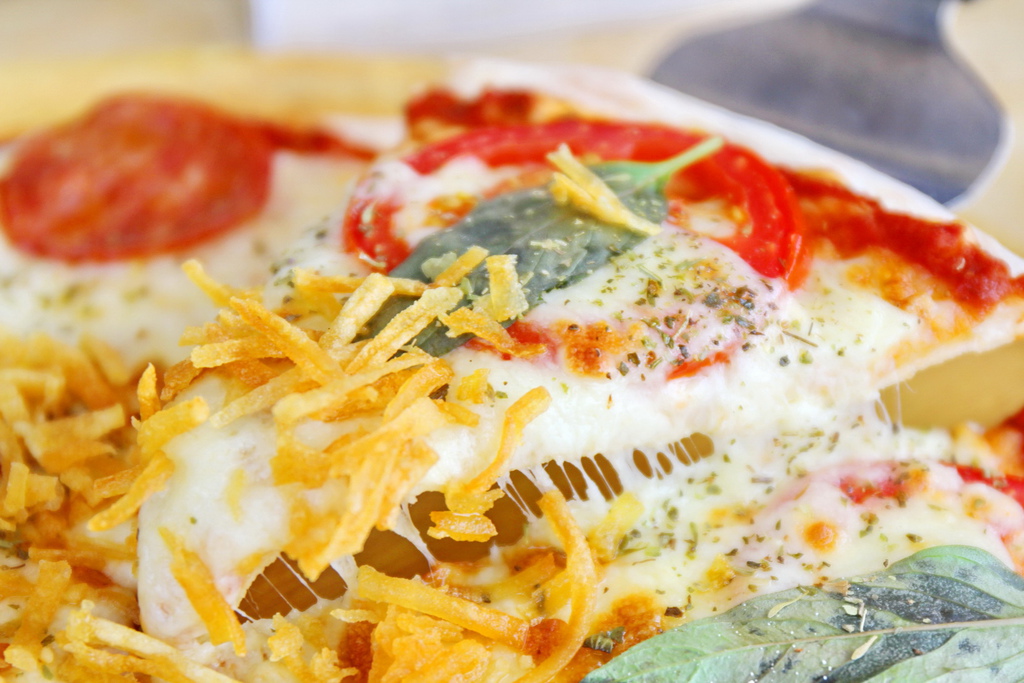 WOODSTONE PIZZA，美薯燻雞培根白披薩，美國馬鈴薯絲，美國冷凍薯片，台北東區比薩吃到飽餐廳，，