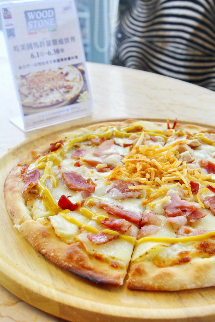 WOODSTONE PIZZA，美薯燻雞培根白披薩，美國馬鈴薯絲，美國冷凍薯片，台北東區比薩吃到飽餐廳，，