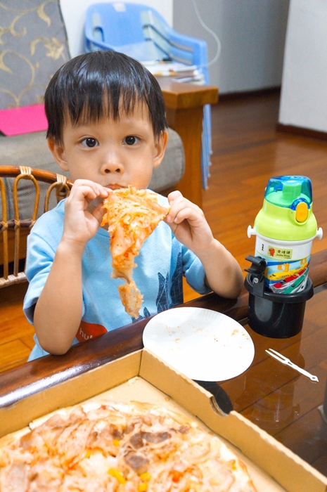 【台北士林區】士林夜市IPIZZA愛披薩，料多美味的純正義式披薩，一吃就上癮！