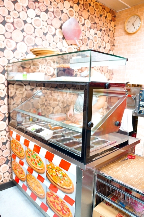 【台北士林區】士林夜市IPIZZA愛披薩，料多美味的純正義式披薩，一吃就上癮！