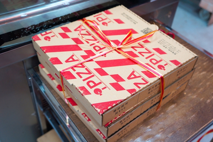 【台北士林區】士林夜市IPIZZA愛披薩，料多美味的純正義式披薩，一吃就上癮！