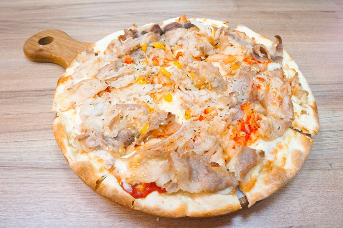 【台北士林區】士林夜市IPIZZA愛披薩，料多美味的純正義式披薩，一吃就上癮！