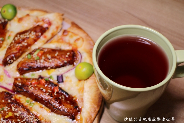 愛披薩 ipizza:隱藏版9宮格披薩每日限量/士林劍潭披薩『愛披薩 ipizza』超療癒巧克力香蕉棉花糖披薩/捷運劍潭站