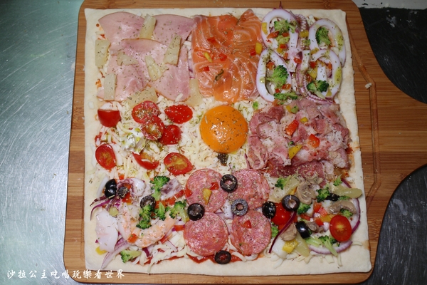 愛披薩 ipizza:隱藏版9宮格披薩每日限量/士林劍潭披薩『愛披薩 ipizza』超療癒巧克力香蕉棉花糖披薩/捷運劍潭站