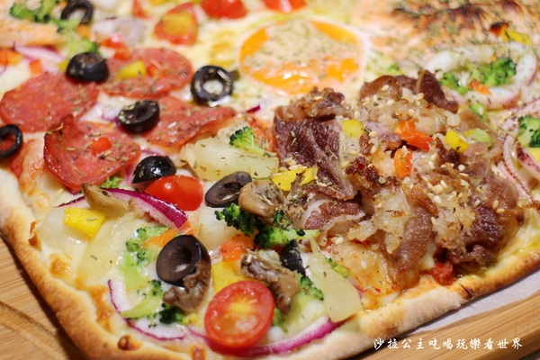 愛披薩 ipizza:隱藏版9宮格披薩每日限量/士林劍潭披薩『愛披薩 ipizza』超療癒巧克力香蕉棉花糖披薩/捷運劍潭站