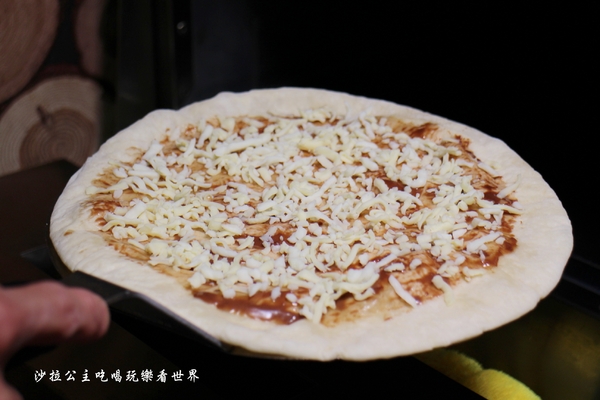 愛披薩 ipizza:隱藏版9宮格披薩每日限量/士林劍潭披薩『愛披薩 ipizza』超療癒巧克力香蕉棉花糖披薩/捷運劍潭站