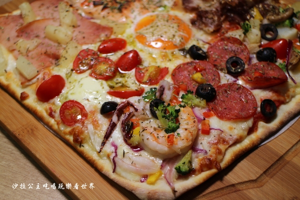 愛披薩 ipizza:隱藏版9宮格披薩每日限量/士林劍潭披薩『愛披薩 ipizza』超療癒巧克力香蕉棉花糖披薩/捷運劍潭站